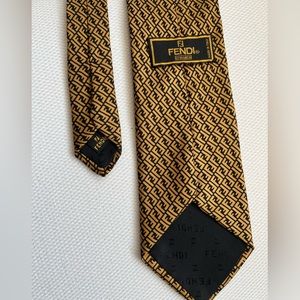 Fendi previously owned tie. Excellent condition.